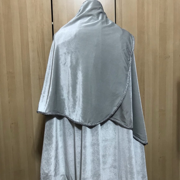 Shawl - Picture 2 of 4